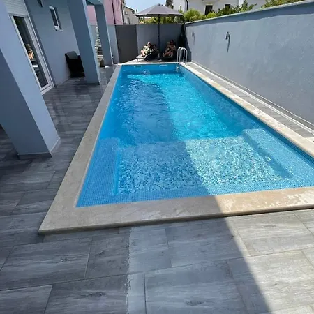Maleo Apartment