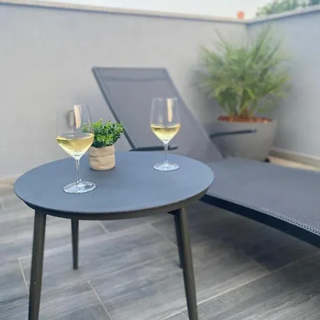 Maleo Apartment *