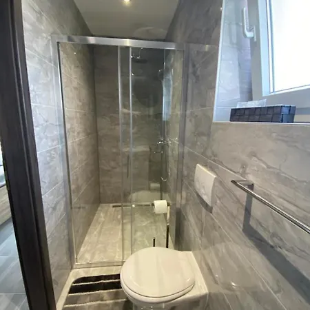 Maleo Apartment