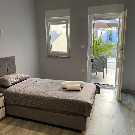 Maleo Apartment *