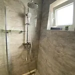 شقة Maleo *
