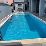 Maleo شقة