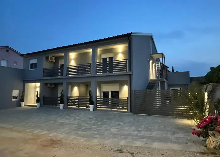 Apartament Maleo *